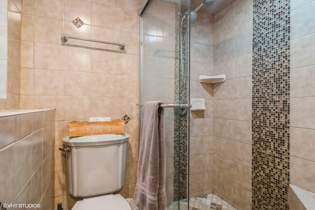 Building Photo - 4024 N Maplewood Ave