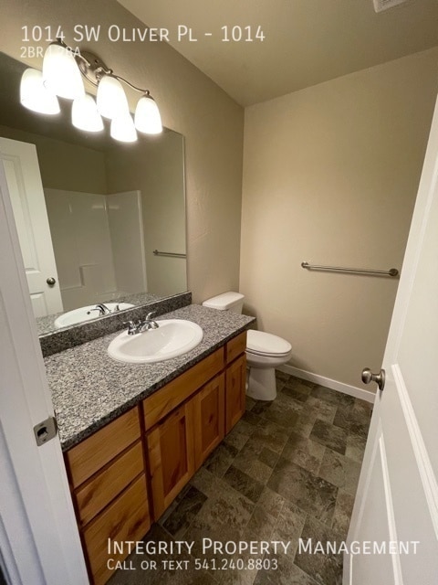 Building Photo - 1014 SW Oliver Pl