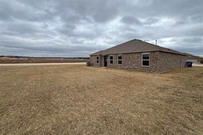Building Photo - 4301 Driftwood Dr