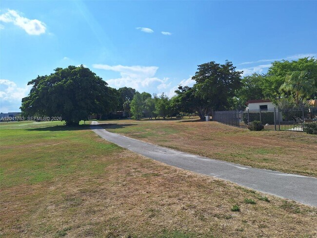 Building Photo - 6553 NW 99th Ave