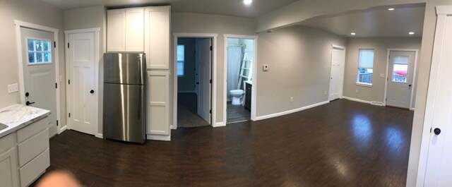 Building Photo - 505 E Johnson St