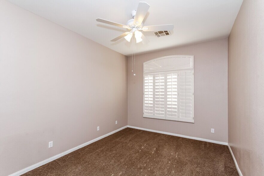 Building Photo - 1070 Warm Canyon Way