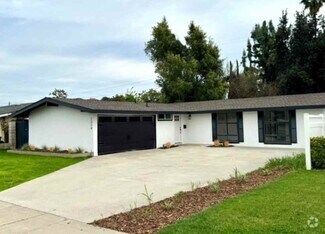 Building Photo - 2324 W Palm Ave