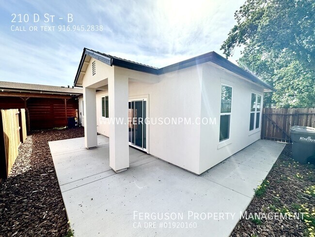 Building Photo - 210 D St