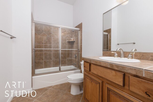 Building Photo - Beautiful 2-bedroom 2-bathroom and 2-car garage located in a gated community