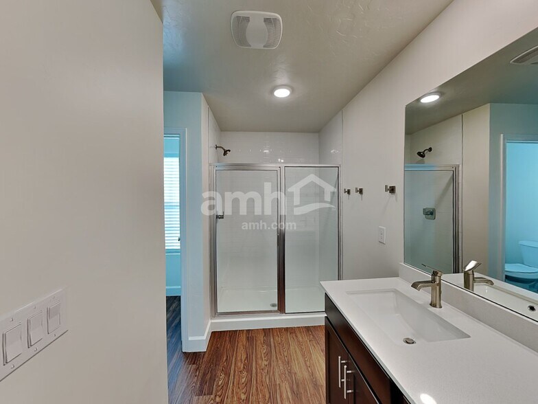 Building Photo - 6776 Silver Creek Dr