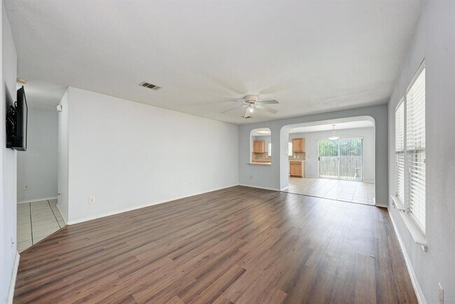 Building Photo - 1201 Sheltie Ln