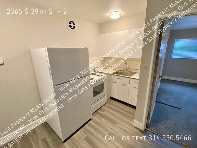 Building Photo - 2365 S 39th St