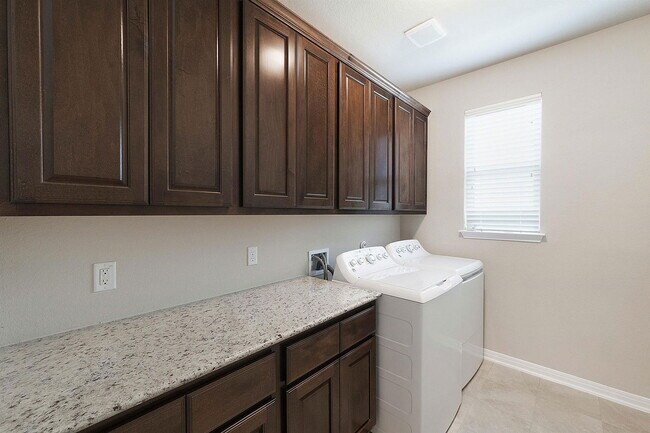 Building Photo - 20921 Brooklynn Melissa Dr