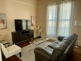 Building Photo - 1231 E 19th St