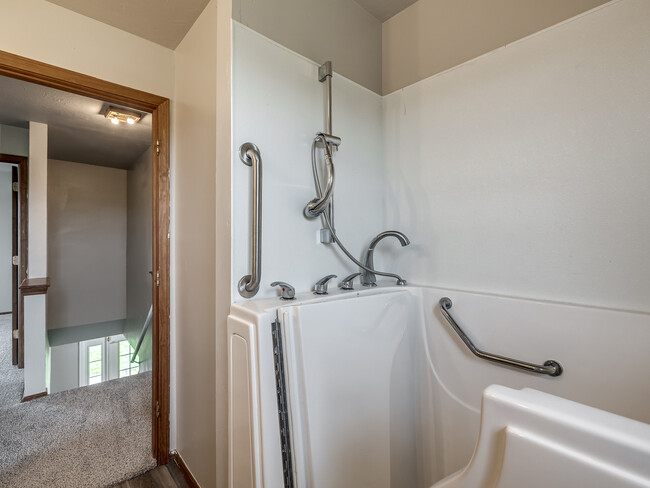 Building Photo - 11308 Meadow Ridge Ln