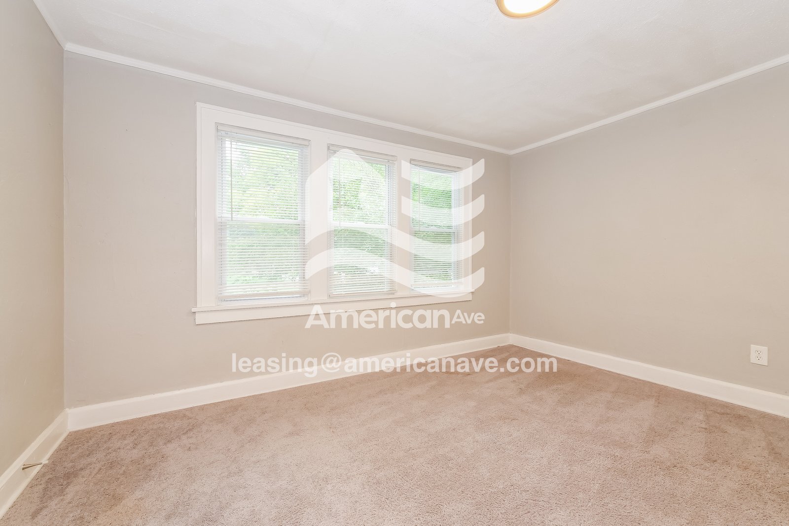 Building Photo - 1824 E 73rd St