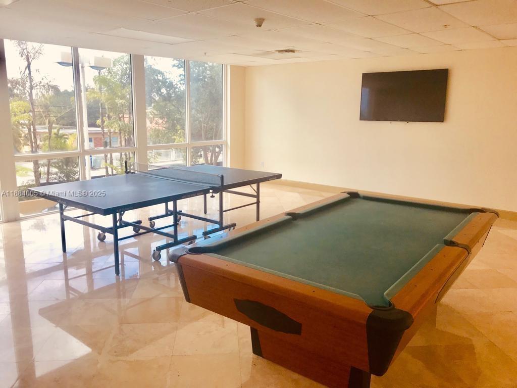 Building Photo - 3500 Coral Way