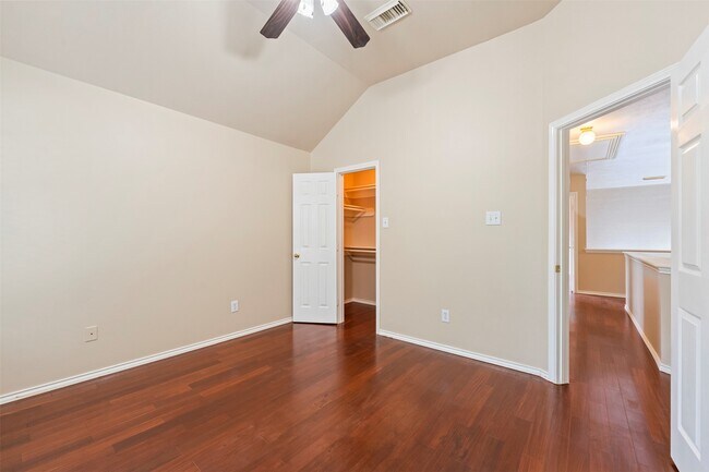 Building Photo - 7218 Broadelm Dr