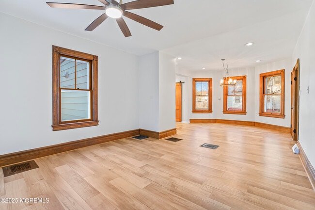 Building Photo - 555 Cedar Ave