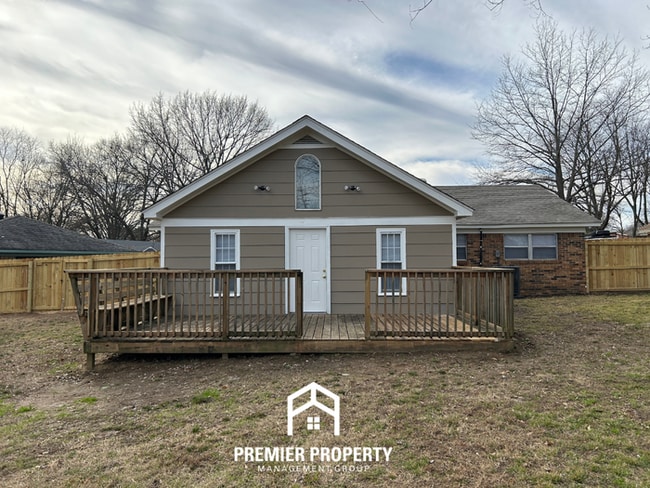 Building Photo - Newly Renovated 3BR/2BA Southaven Home with Hardwood Floors & Fenced Yard