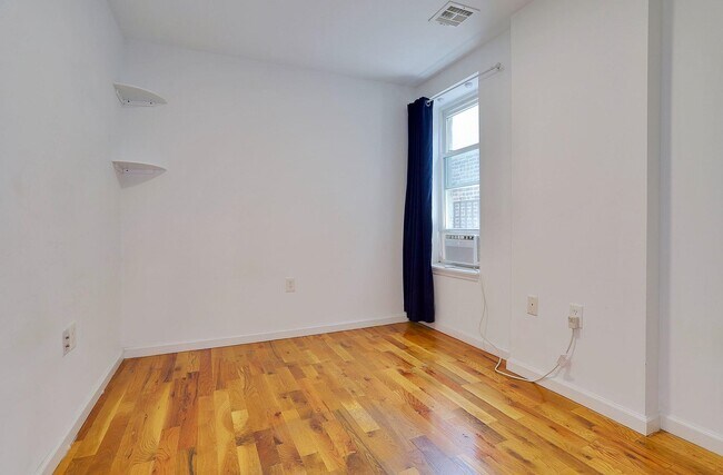 Building Photo - 236 Van Horne St