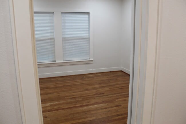 Building Photo - 2713 Cochran St