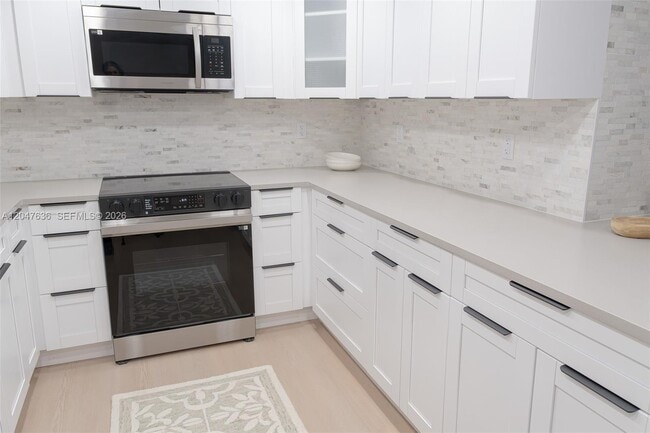 Building Photo - 3051 N Course Dr