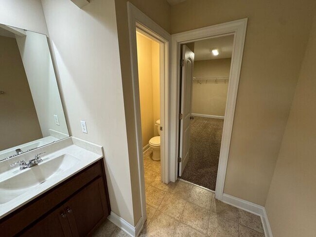 Building Photo - Spacious Durham Townhome Minutes from RTP ...