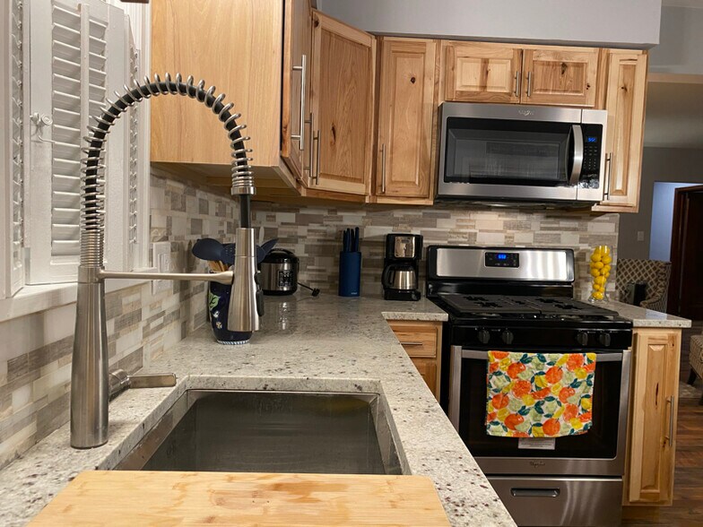 Building Photo - 1714 Waldo Blvd