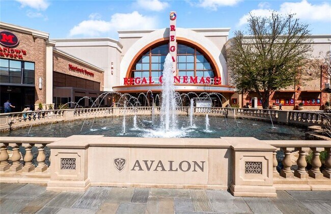 Building Photo - 12857 Waterside Dr