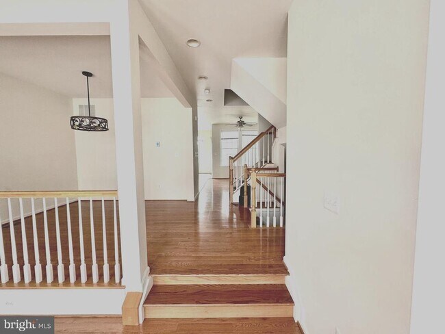 Building Photo - 3381 Beechcliff Dr