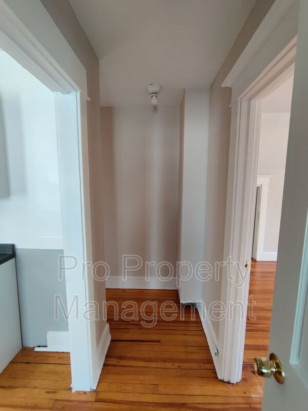 Building Photo - 35 Fairfield St