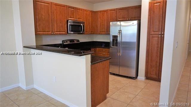 Building Photo - 233 Las Brisas Cir