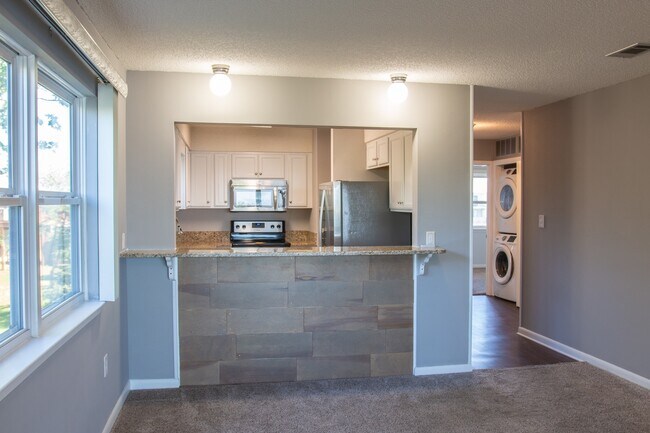 Building Photo - 3/2 1200 SF condo on the Intercoastal West...