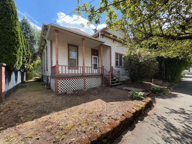 Primary Photo - 3 Bedroom, 1 Bathroom Brooklyn Home