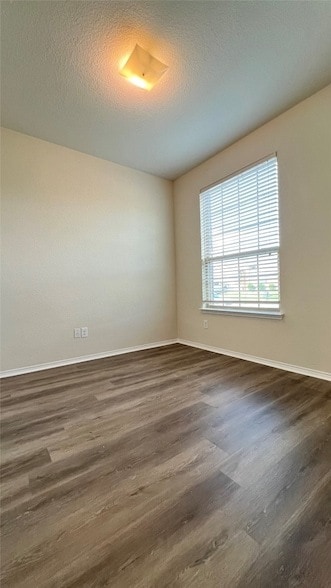 Building Photo - 1510 Alamandine Ave