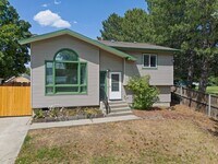 Building Photo - 2721 E Longfellow Ave