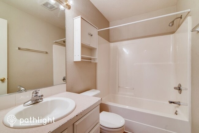 Building Photo - 510 N 30th Ave Ct