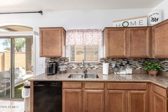 Building Photo - 2250 E Deer Valley Dr