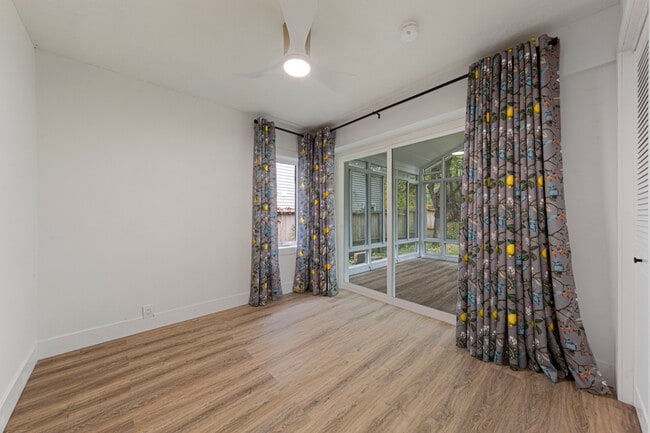 Building Photo - 107 Gwyn Ave