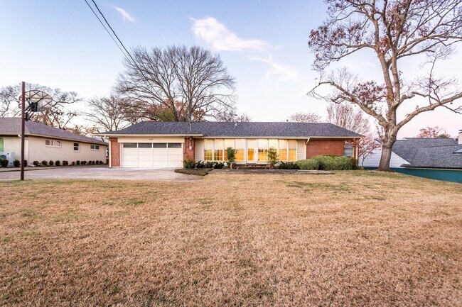 Building Photo - 6926 Colfax Dr