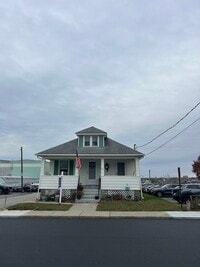 Building Photo - 14 Denison Ave