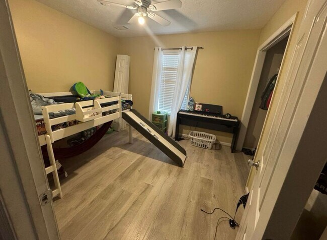 Building Photo - Available Now In Riverwood Plantation!