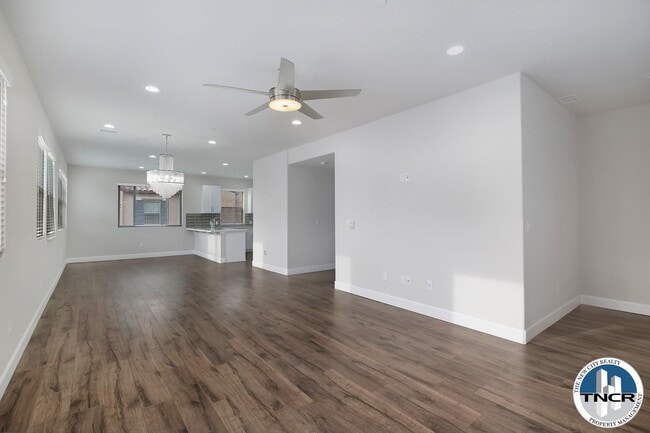 Building Photo - Luxury 4-Bedroom, 3.5-Bathroom Townhouse #28 in Santa Fe Springs