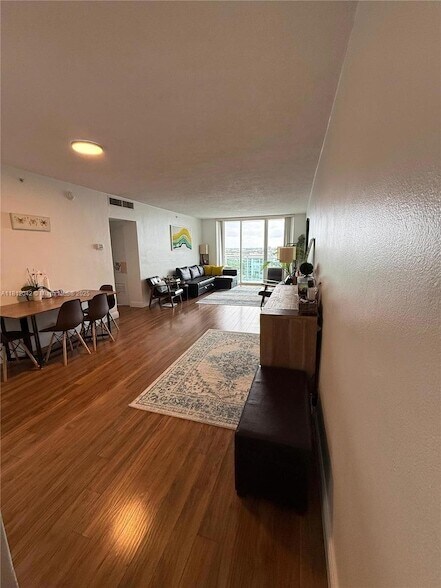 Building Photo - 3000 S Ocean Dr