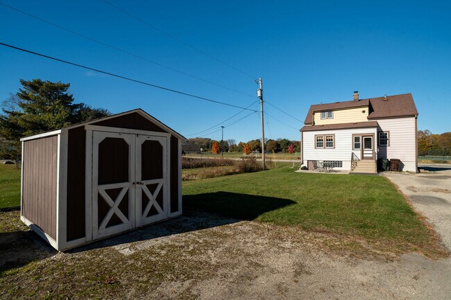 Building Photo - 2411 W Mill Rd