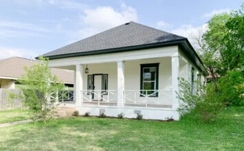 Building Photo - "Charming 3-Bed, 2-Bath Retreat with 1,333...