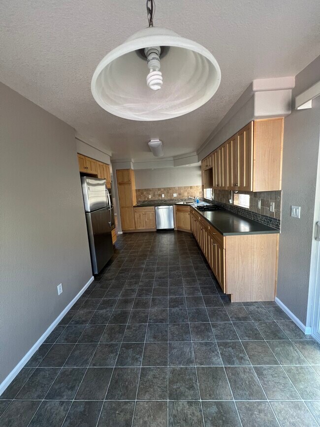 Kitchen - 5101 Spyglass Dr