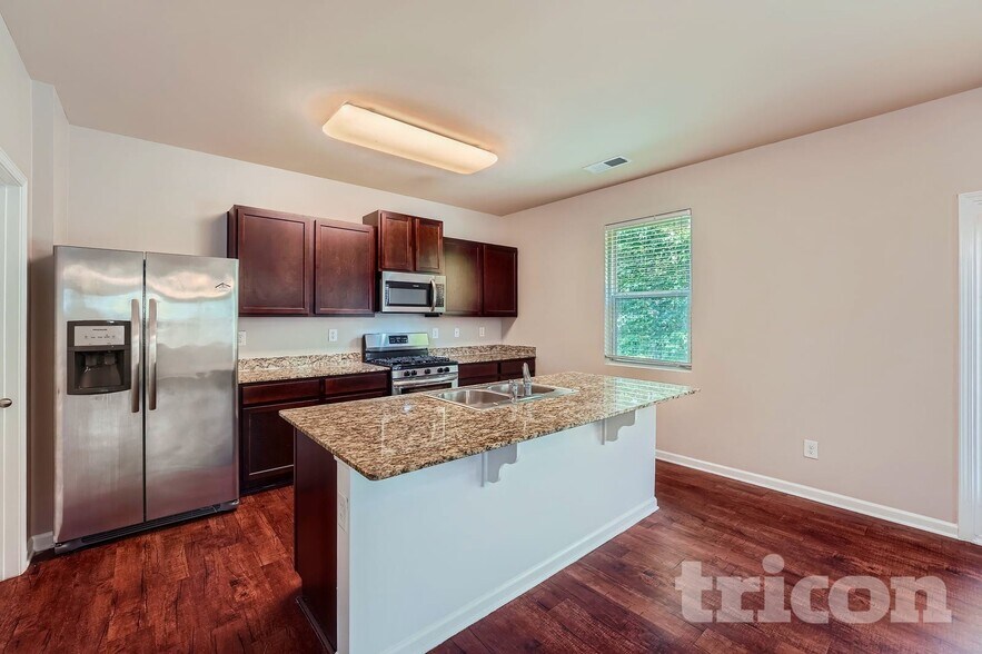 Building Photo - 38 Possum Creek Ln