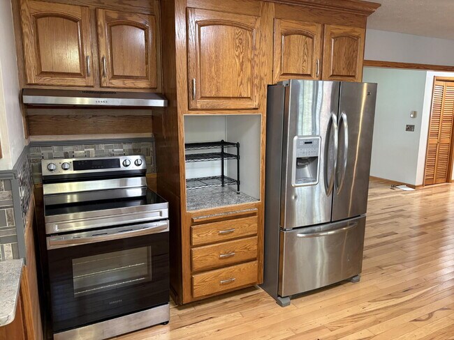 Building Photo - Great Family Home for Rent in Henderson County!