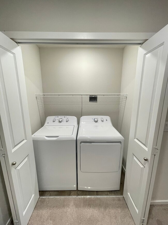 Building Photo - 6312 NE 61st Ave