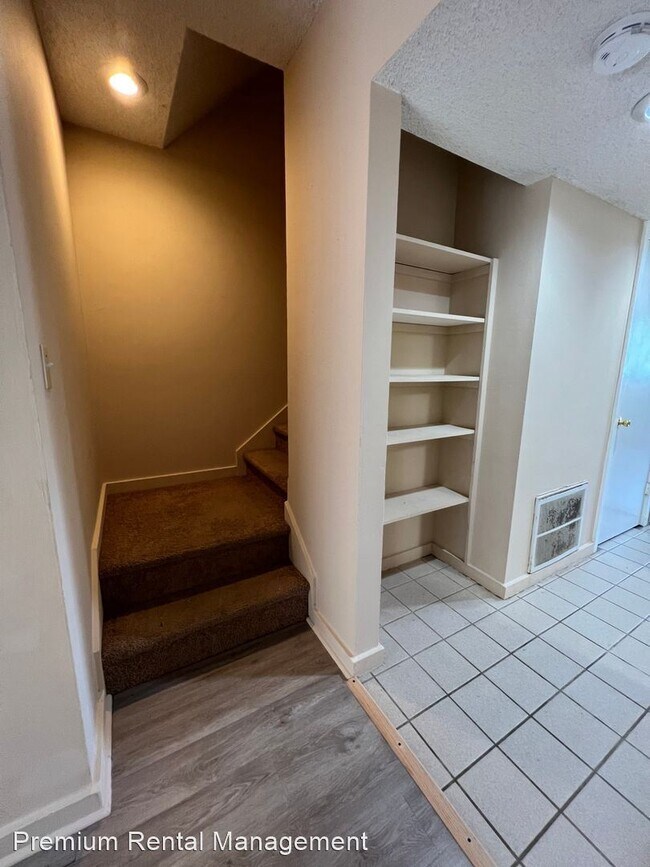 Building Photo - 2 br, 1.5 bath House - 3766 Aristotle Ave