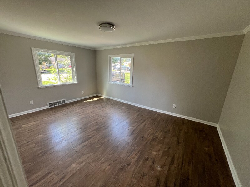 Building Photo - 6416 Walnut Dr