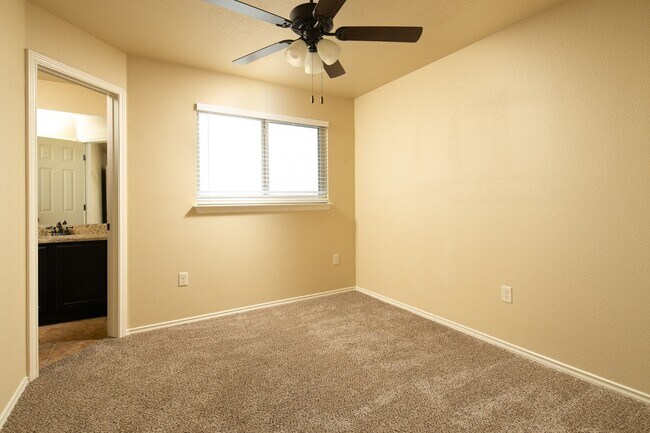 Building Photo - GORGEOUS 3 BEDROOM DUPLEX LOCATED IN BUDA, TEXAS!